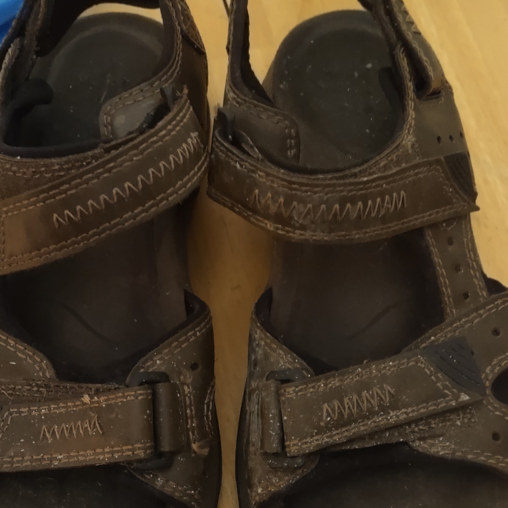 Men leather sandals